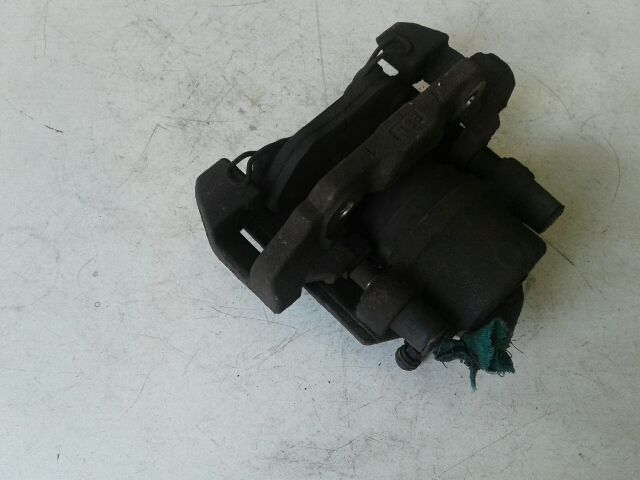 bontott FORD FUSION Jobb első Féknyereg Munkahengerrel