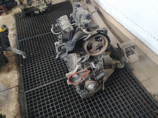 bontott FORD FUSION Motor (Fűzött blokk hengerfejjel)