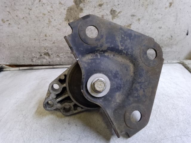 bontott FORD FUSION Motor Tartó Bak (Fém)