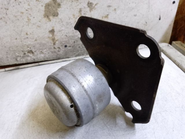 bontott FORD FUSION Motor Tartó Bak (Fém)