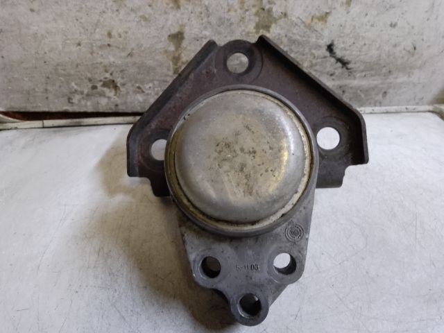 bontott FORD FUSION Motor Tartó Bak (Fém)