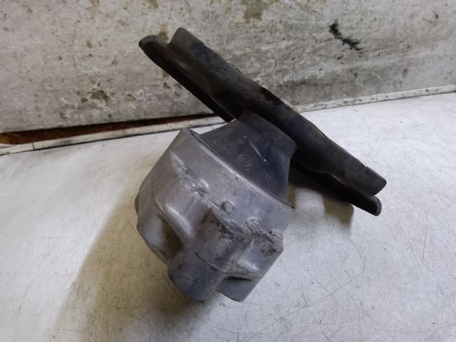 bontott FORD FUSION Motor Tartó Bak (Fém)