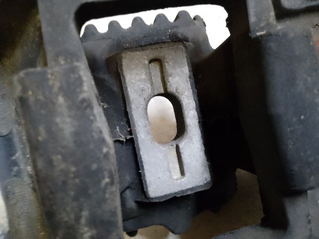 bontott FORD FUSION Váltó Tartó Bak (Pozíciófüggetlen)