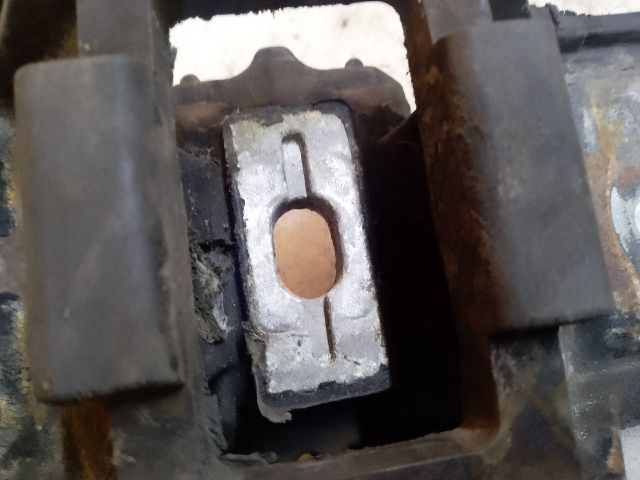 bontott FORD FUSION Váltó Tartó Bak (Pozíciófüggetlen)