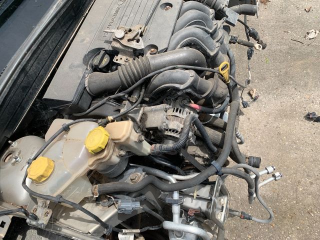 bontott FORD FUSION Motor (Fűzött blokk hengerfejjel)