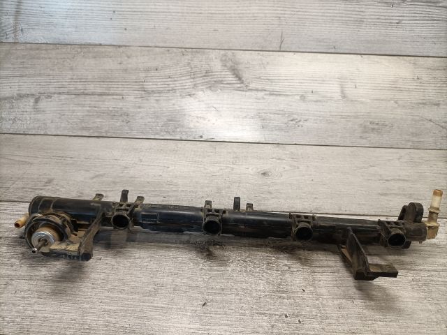 bontott FORD FUSION Porlasztó Sor / Híd