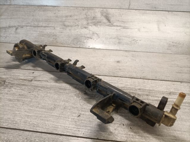 bontott FORD FUSION Porlasztó Sor / Híd