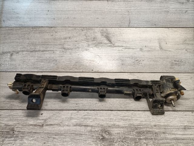 bontott FORD FUSION Porlasztó Sor / Híd