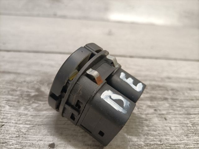 bontott FORD FUSION Ablakemelő Kapcsoló Négyes / Kettes