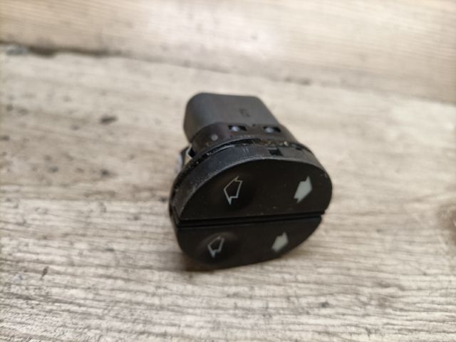 bontott FORD FUSION Ablakemelő Kapcsoló Négyes / Kettes