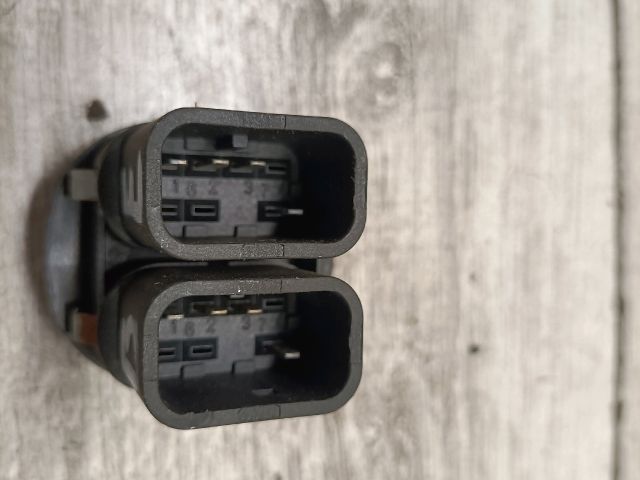 bontott FORD FUSION Ablakemelő Kapcsoló Négyes / Kettes