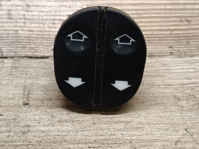 bontott FORD FUSION Ablakemelő Kapcsoló Négyes / Kettes