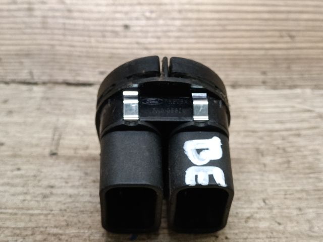 bontott FORD FUSION Ablakemelő Kapcsoló Négyes / Kettes