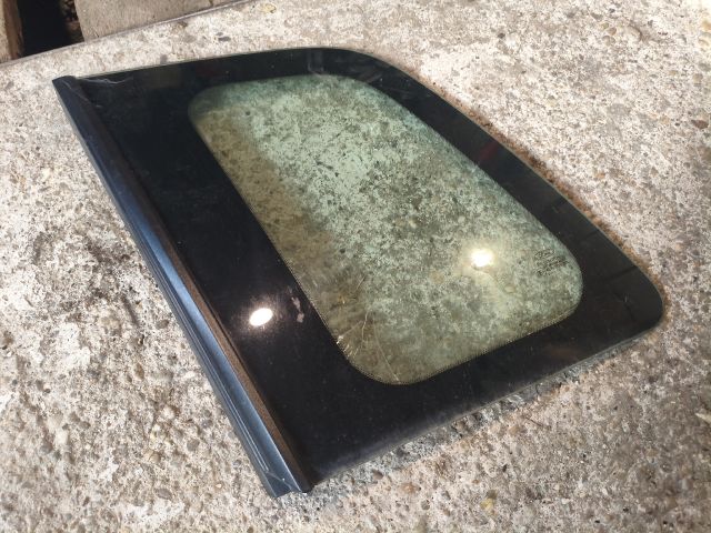 bontott FORD FUSION Bal C Oszlop Oldalablak Üveg