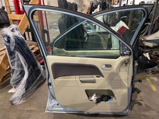 bontott FORD FUSION Bal első Ajtó (Részeivel)