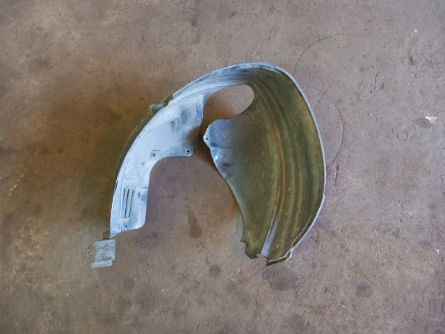 bontott FORD FUSION Bal első Első Dobbetét (Kerékjárati, Műanyag)