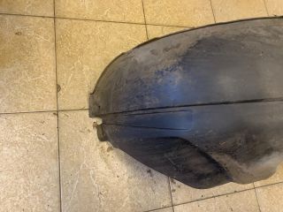 bontott FORD FUSION Bal első Első Dobbetét (Kerékjárati, Műanyag)