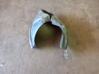 bontott FORD FUSION Bal első Első Dobbetét (Kerékjárati, Műanyag)