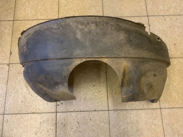 bontott FORD FUSION Bal első Első Dobbetét (Kerékjárati, Műanyag)