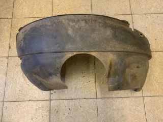 bontott FORD FUSION Bal első Első Dobbetét (Kerékjárati, Műanyag)