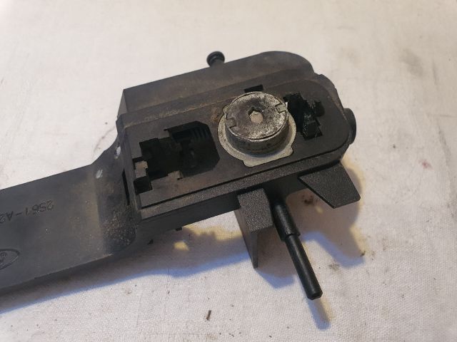 bontott FORD FUSION Bal első Külső Kilincsfészek