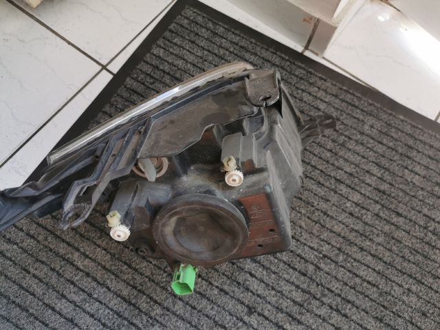 bontott FORD FUSION Bal Fényszóró