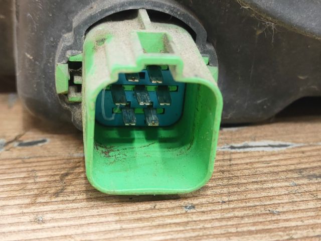 bontott FORD FUSION Bal Fényszóró