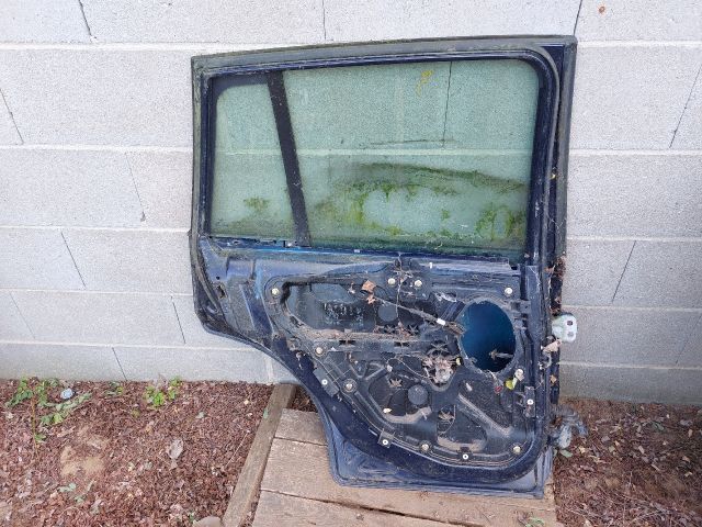 bontott FORD FUSION Bal hátsó Ajtó (Részeivel)