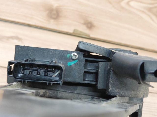 bontott FORD FUSION Bal hátsó Ajtózár