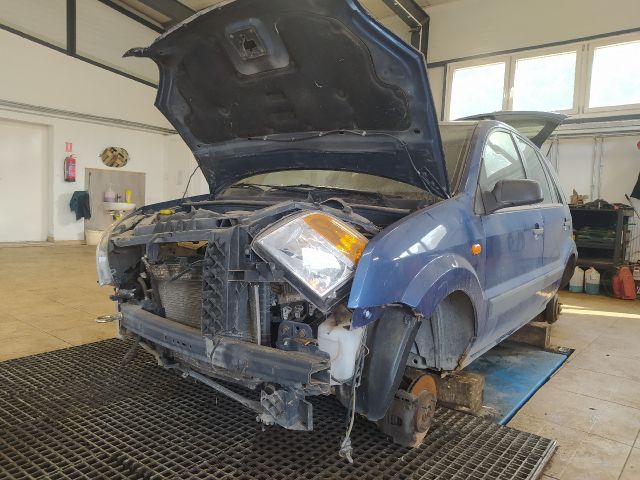 bontott FORD FUSION Bal hátsó Dobbetét (Kerékjárati, Műanyag)