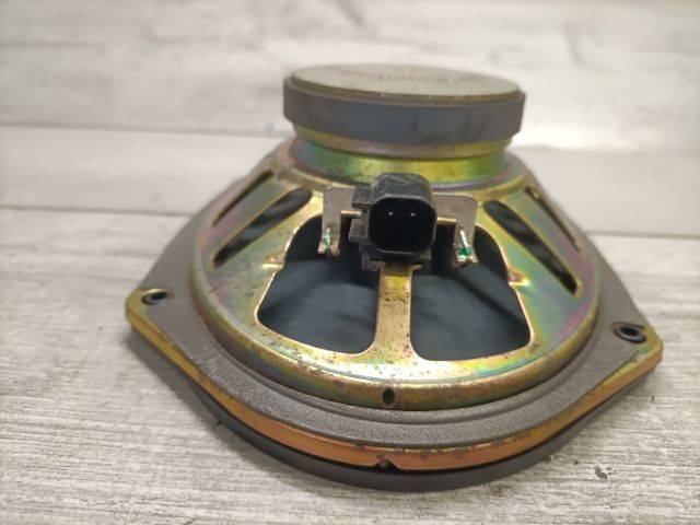 bontott FORD FUSION Bal hátsó Hangszóró