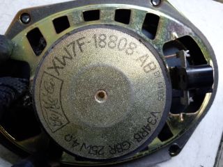 bontott FORD FUSION Bal hátsó Hangszóró