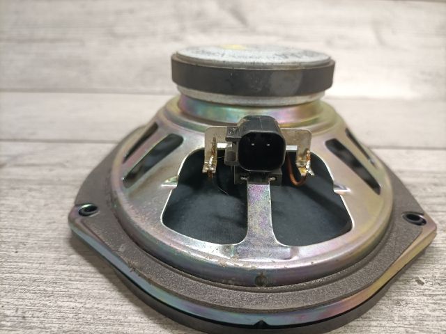 bontott FORD FUSION Bal hátsó Hangszóró