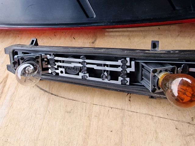 bontott FORD FUSION Bal Hátsó Lámpa