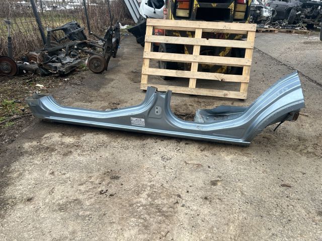 bontott FORD FUSION Bal Küszöb