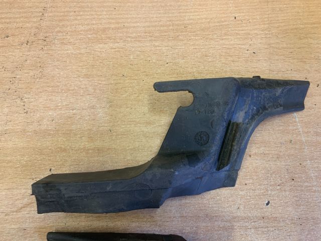 bontott FORD FUSION Bal Levélrács Záróvég