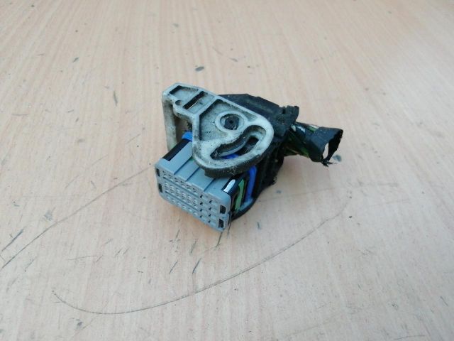 bontott FORD FUSION Csatlakozó