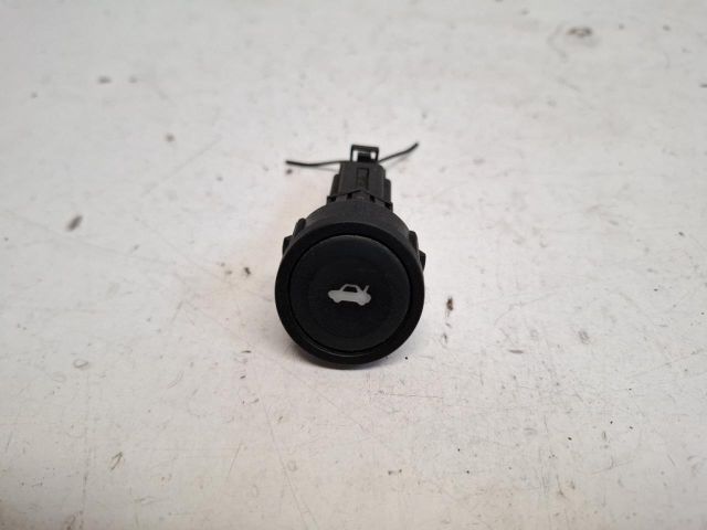 bontott FORD FUSION Csomagtér Nyitó Kar / Gomb