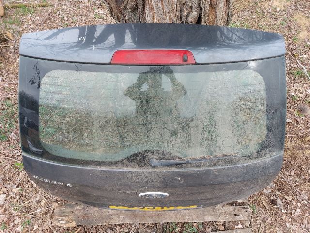 bontott FORD FUSION Csomagtérajtó (Részeivel)