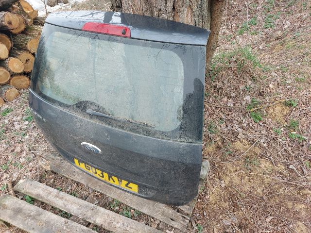 bontott FORD FUSION Csomagtérajtó (Részeivel)