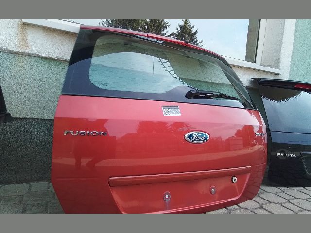 bontott FORD FUSION Csomagtérajtó (Részeivel)