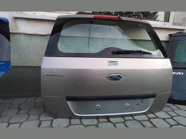 bontott FORD FUSION Csomagtérajtó (Részeivel)