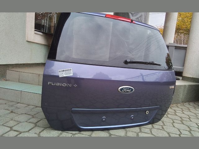 bontott FORD FUSION Csomagtérajtó (Részeivel)