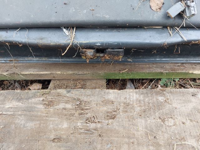 bontott FORD FUSION Csomagtérajtó (Részeivel)