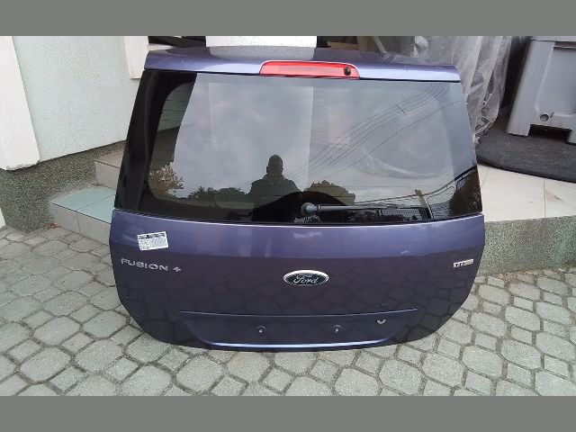 bontott FORD FUSION Csomagtérajtó (Részeivel)