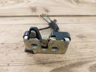 bontott FORD FUSION Csomagtérajtó Zárszerkezet