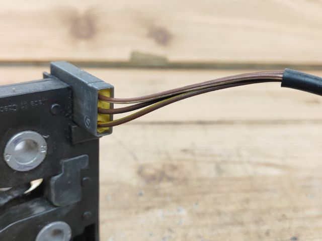 bontott FORD FUSION Csomagtérajtó Zárszerkezet