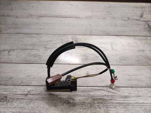 bontott FORD FUSION Csomagtérajtó Zárszerkezet