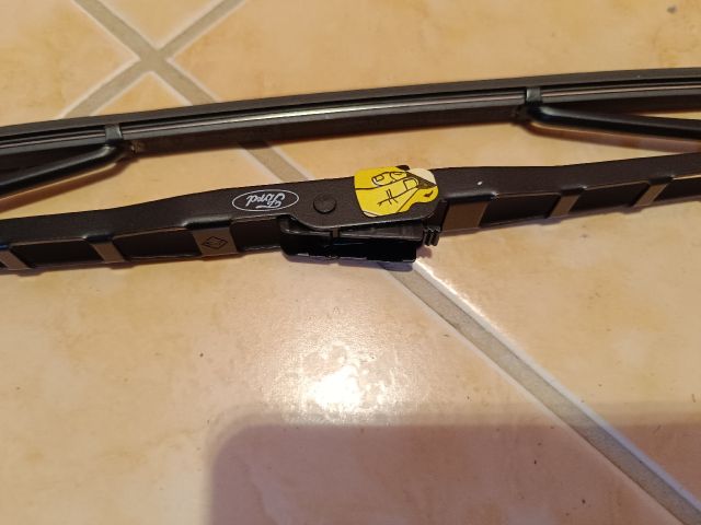 bontott FORD FUSION Első Ablaktörlő Lapát Pár