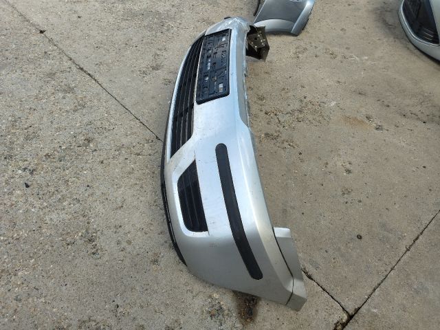 bontott FORD FUSION Első Lökhárító (Részeivel)